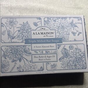 A LA Maison soap